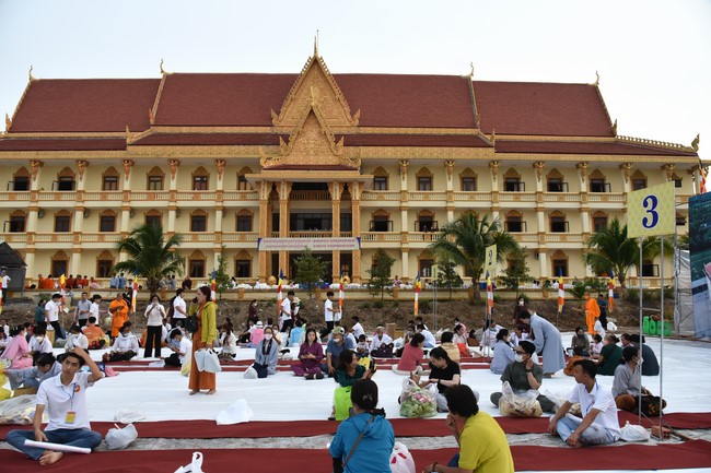 Inauguration ceremony of dining- room and offerings at Khmer Theravada Academy
