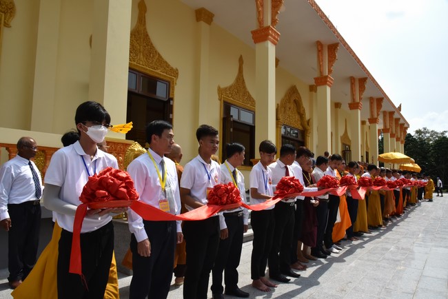 Inauguration ceremony of dining- room and offerings at Khmer Theravada Academy