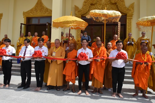 Inauguration ceremony of dining- room and offerings at Khmer Theravada Academy