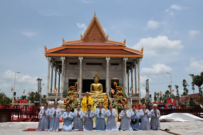Inauguration ceremony of dining- room and offerings at Khmer Theravada Academy
