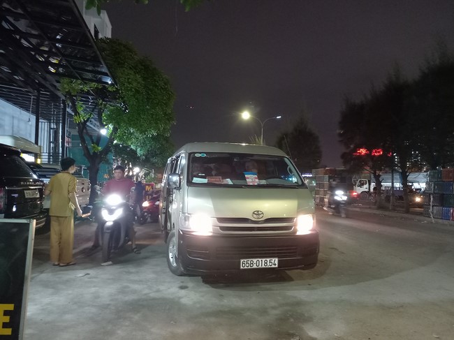 Giving box-lunch portions on occasion the 99th Seven-Day Retreat