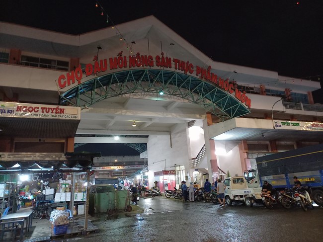 Giving box-lunch portions on occasion the 99th Seven-Day Retreat