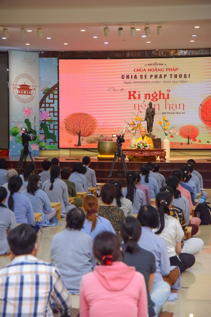 Dharma talk  A short - term vacation in the 1st day practice