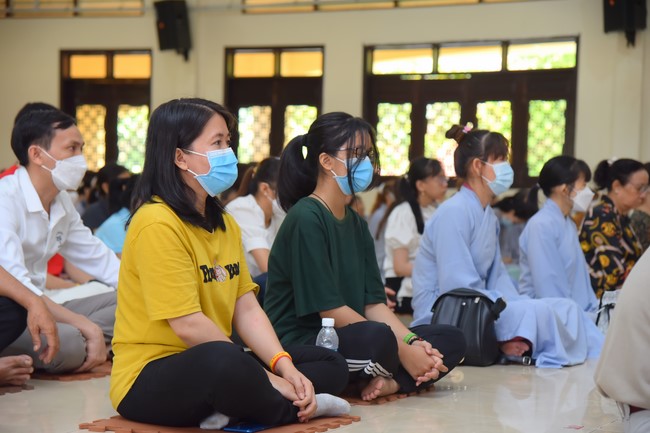 Dharma talk  A short - term vacation in the 1st day practice