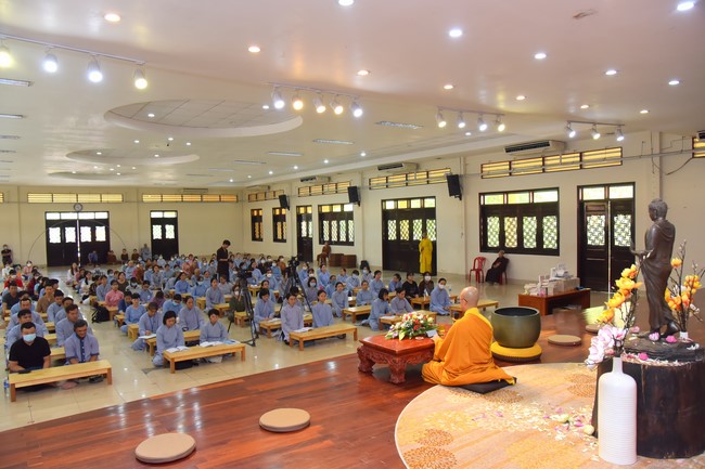 Dharma talk  A short - term vacation in the 1st day practice