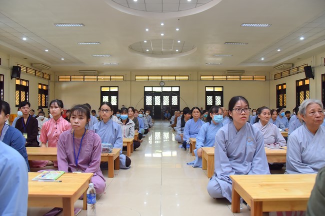 Dharma talk  A short - term vacation in the 1st day practice