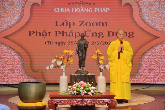 Dharma talk  A short - term vacation in the 1st day practice