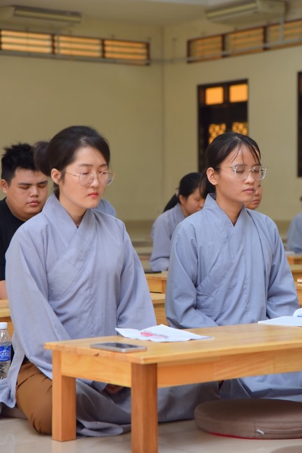 Dharma talk  A short - term vacation in the 1st day practice