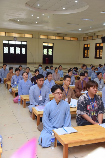 Dharma talk  A short - term vacation in the 1st day practice