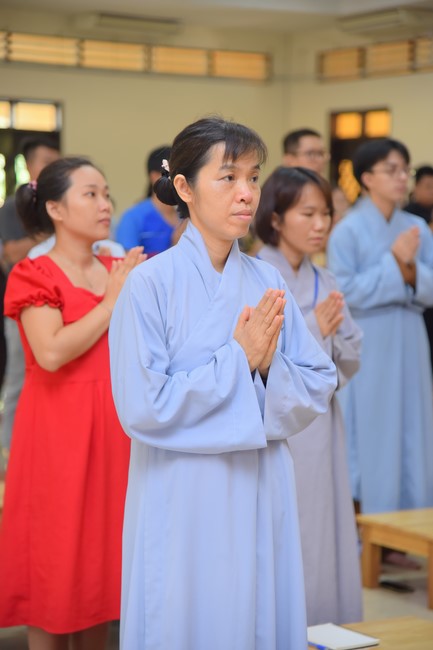 Dharma talk  A short - term vacation in the 1st day practice