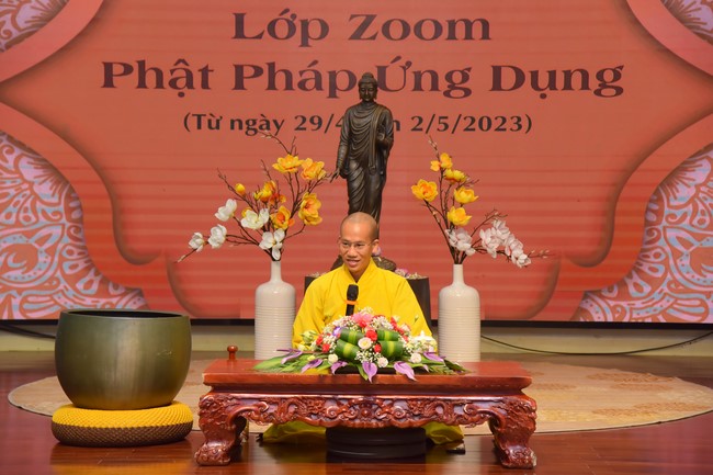 Dharma talk  A short - term vacation in the 1st day practice