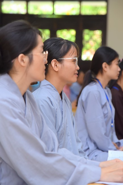 Dharma talk  A short - term vacation in the 1st day practice