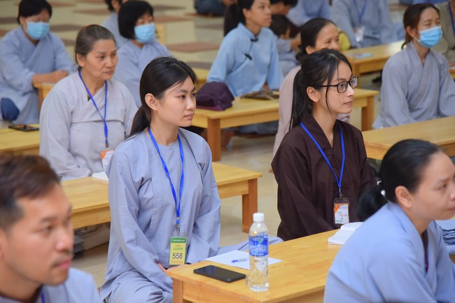 Dharma talk  A short - term vacation in the 1st day practice