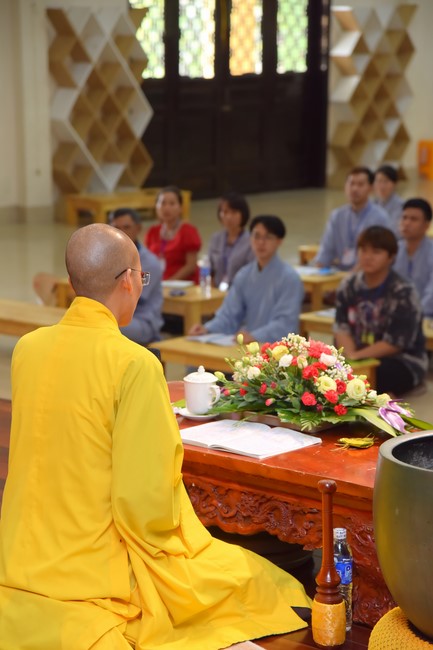 Dharma talk  A short - term vacation in the 1st day practice