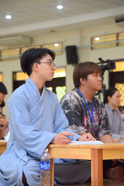 Dharma talk  A short - term vacation in the 1st day practice