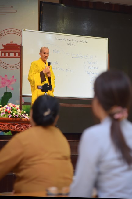 Dharma talk  A short - term vacation in the 1st day practice