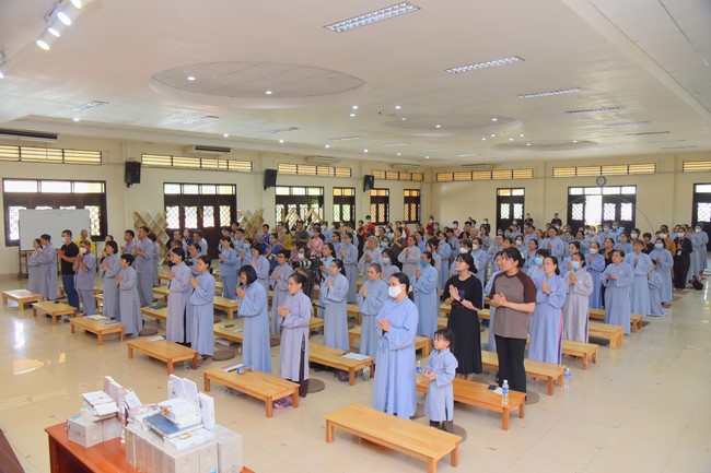 Dharma talk  A short - term vacation in the 1st day practice