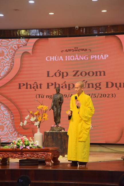 Dharma talk  A short - term vacation in the 1st day practice