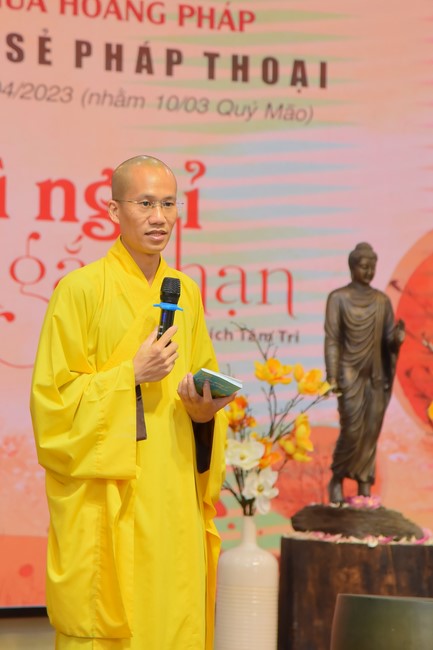 Dharma talk  A short - term vacation in the 1st day practice