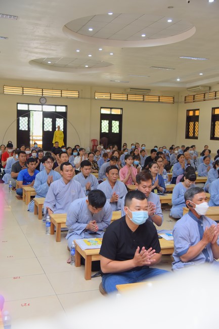 Dharma talk  A short - term vacation in the 1st day practice