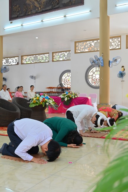 Wedding Ceremony at the pagoda