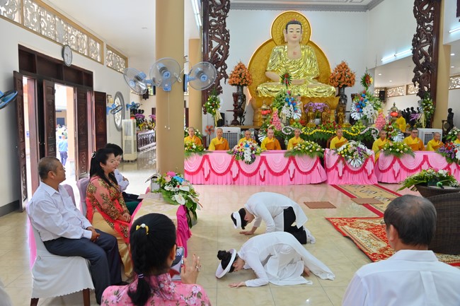 Wedding Ceremony at the pagoda