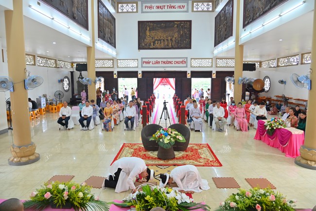 Wedding Ceremony at the pagoda