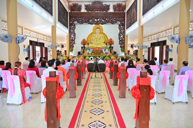 Wedding Ceremony at the pagoda