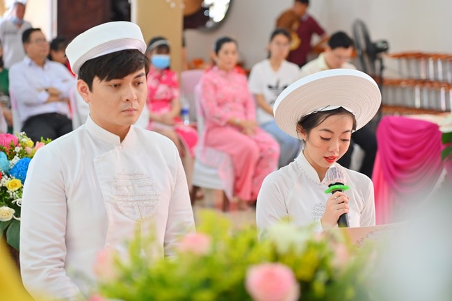 Wedding Ceremony at the pagoda