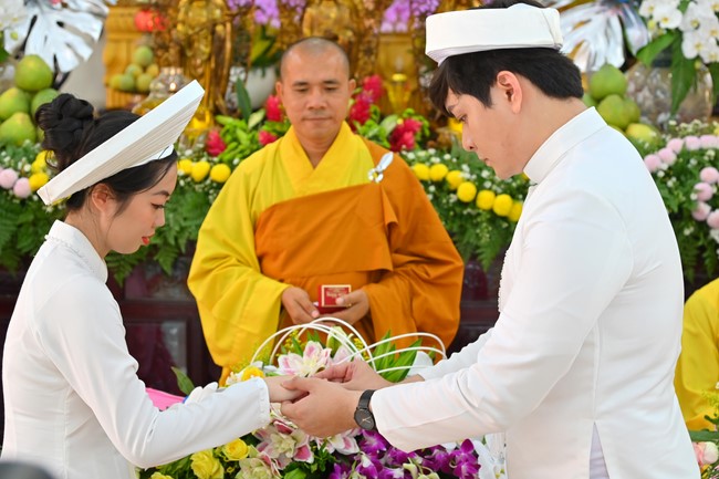 Wedding Ceremony at the pagoda