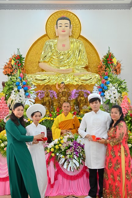 Wedding Ceremony at the pagoda
