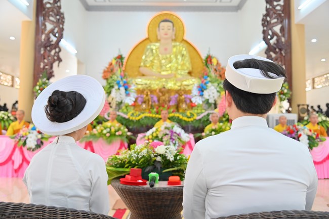 Wedding Ceremony at the pagoda