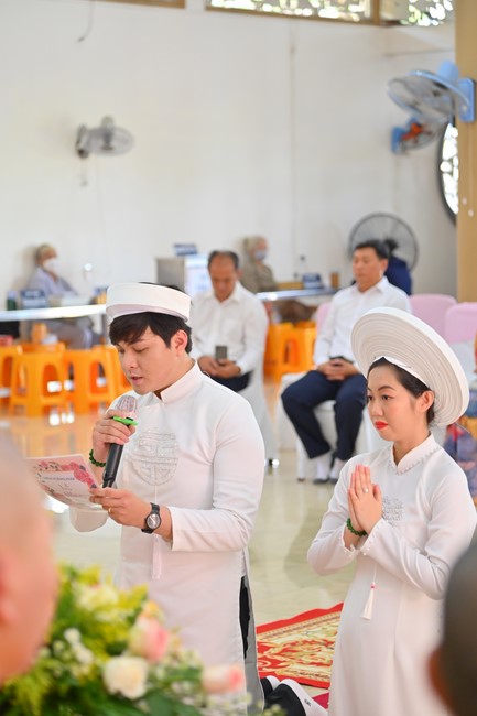 Wedding Ceremony at the pagoda