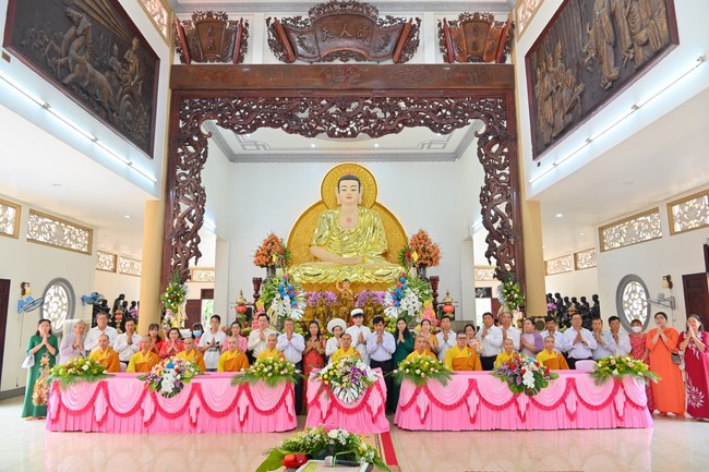 Wedding Ceremony at the pagoda