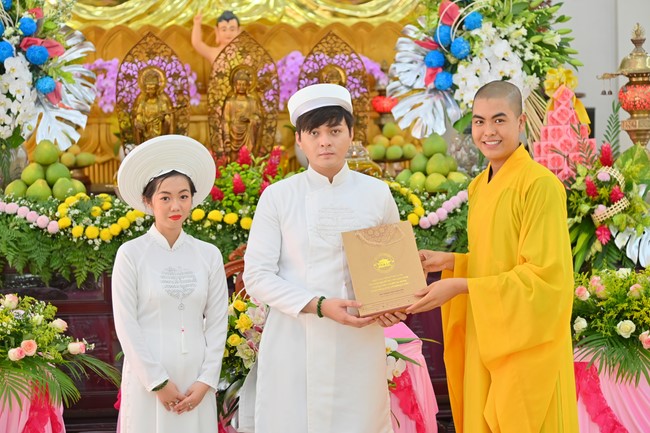 Wedding Ceremony at the pagoda