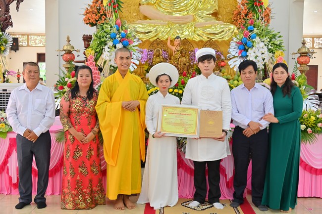 Wedding Ceremony at the pagoda