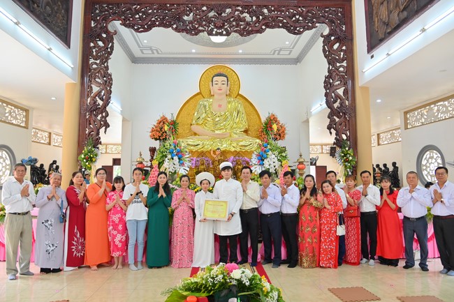 Wedding Ceremony at the pagoda