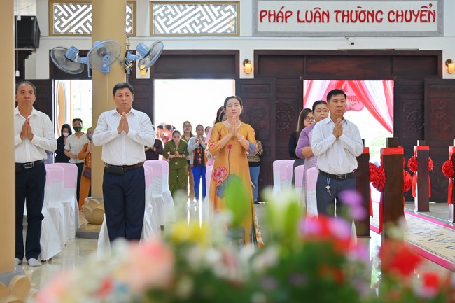 Wedding Ceremony at the pagoda