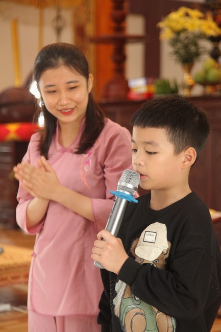 Youth towards Buddhism Retreat at Giai Lam pagoda, Ha Tinh