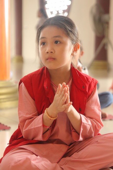 Youth towards Buddhism Retreat at Giai Lam pagoda, Ha Tinh