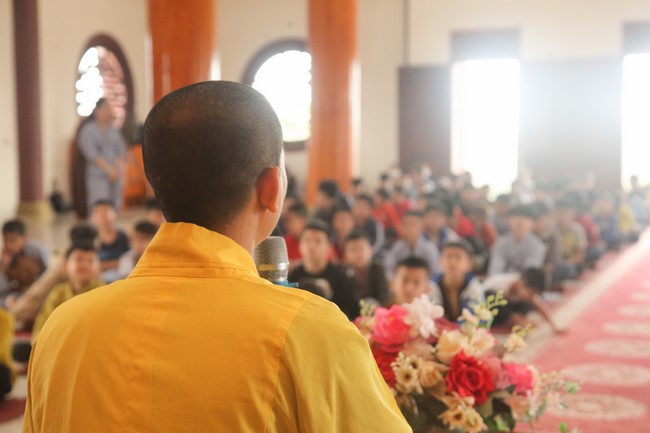 Youth towards Buddhism Retreat at Giai Lam pagoda, Ha Tinh