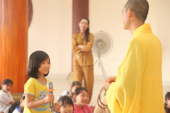 Youth towards Buddhism Retreat at Giai Lam pagoda, Ha Tinh