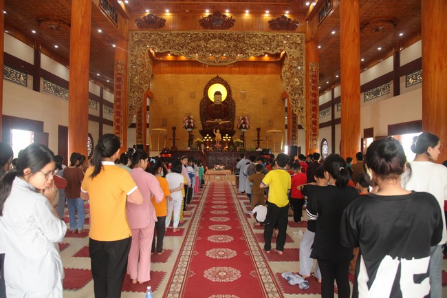 Youth towards Buddhism Retreat at Giai Lam pagoda, Ha Tinh