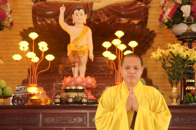 Youth towards Buddhism Retreat at Giai Lam pagoda, Ha Tinh