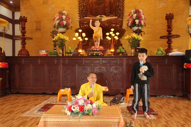 Youth towards Buddhism Retreat at Giai Lam pagoda, Ha Tinh