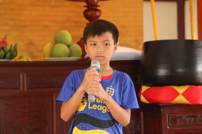 Youth towards Buddhism Retreat at Giai Lam pagoda, Ha Tinh