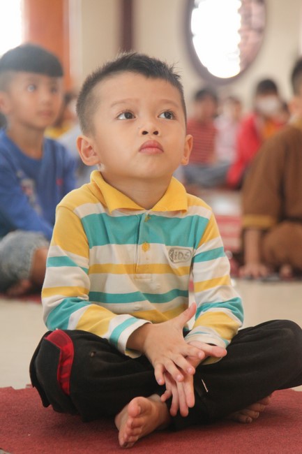 Youth towards Buddhism Retreat at Giai Lam pagoda, Ha Tinh