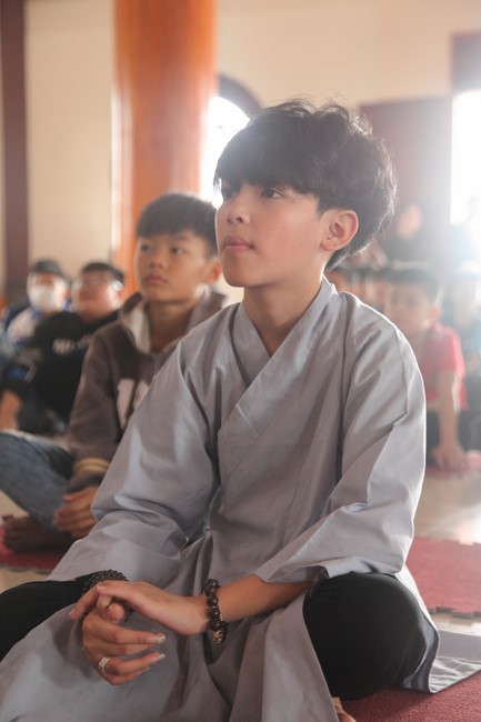 Youth towards Buddhism Retreat at Giai Lam pagoda, Ha Tinh
