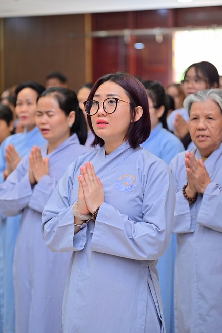 Visit and preach a Dharma talk at Hoang Phap pagoda of Ven. Pomnyun Sunim and Sr Giac Le Hieu
