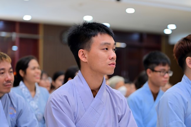 Visit and preach a Dharma talk at Hoang Phap pagoda of Ven. Pomnyun Sunim and Sr Giac Le Hieu